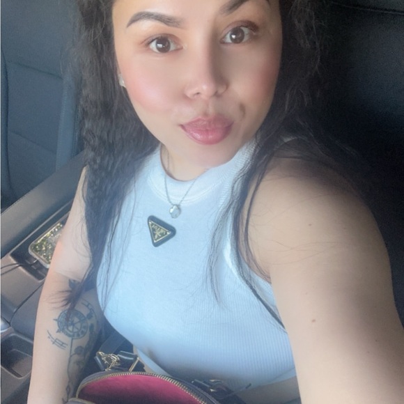 Meet your Posher, Rona - Picture 2 of 3